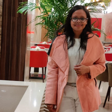 Nikita Goel headshot